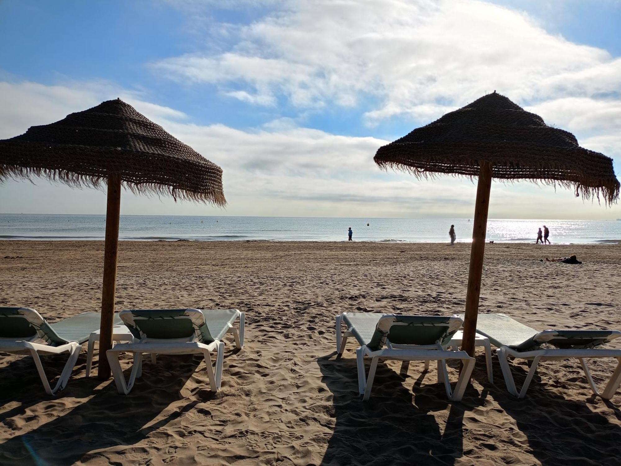Apartamento Dos Habitaciones Primera Linea De Playa Valencia Buitenkant foto